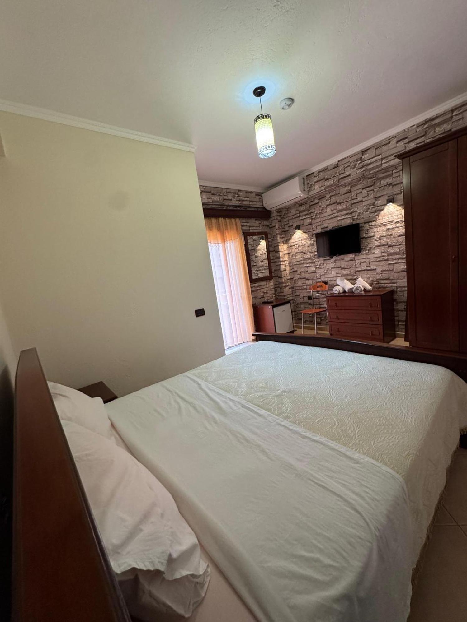 Hotel Restorant Leza Lini المظهر الخارجي الصورة