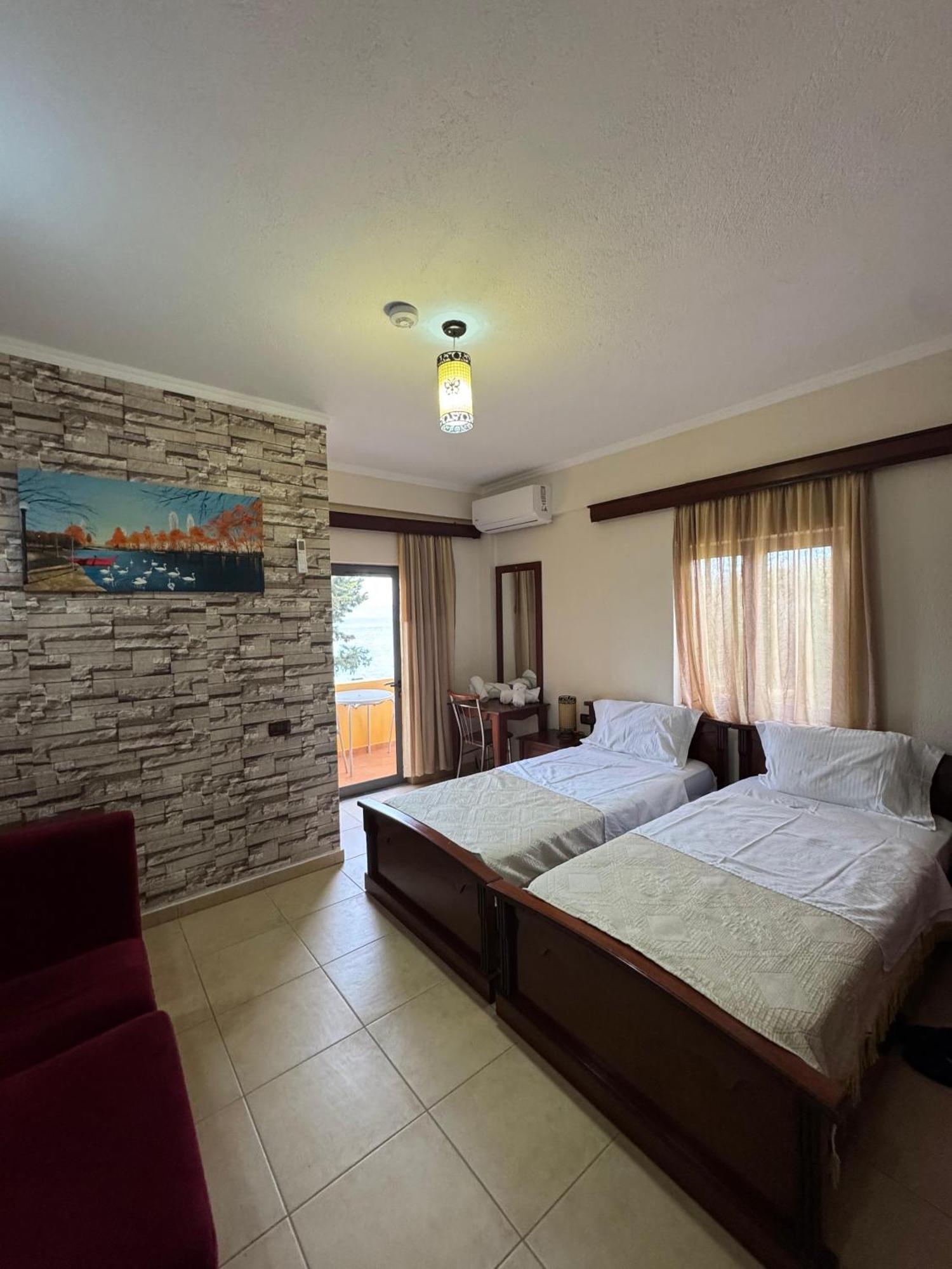 Hotel Restorant Leza Lini المظهر الخارجي الصورة