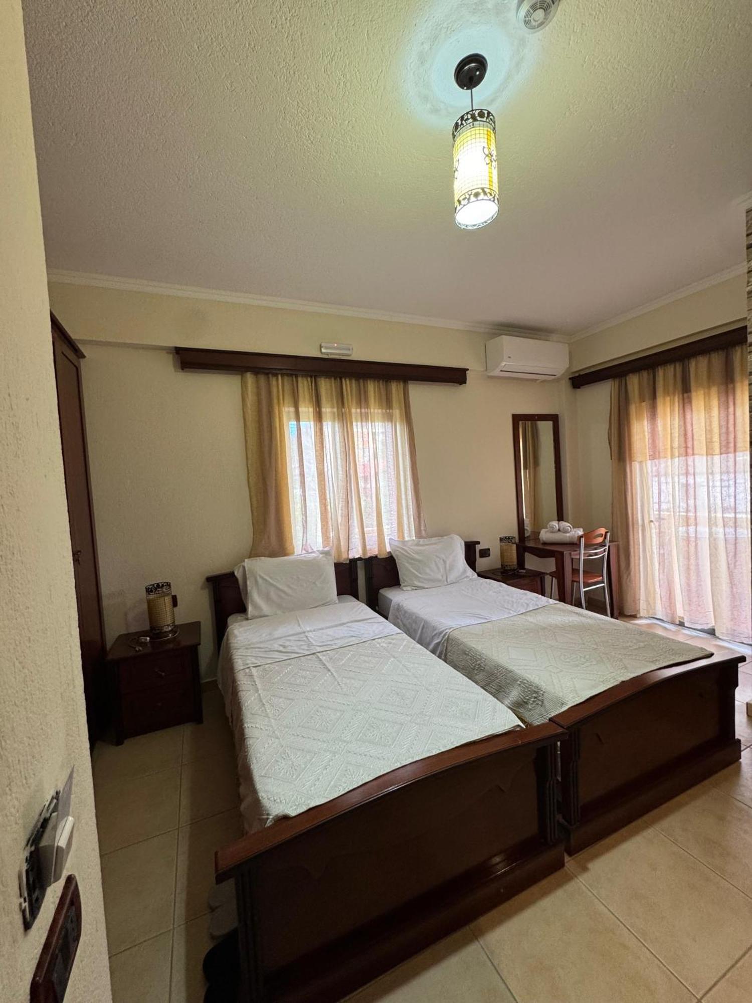 Hotel Restorant Leza Lini المظهر الخارجي الصورة