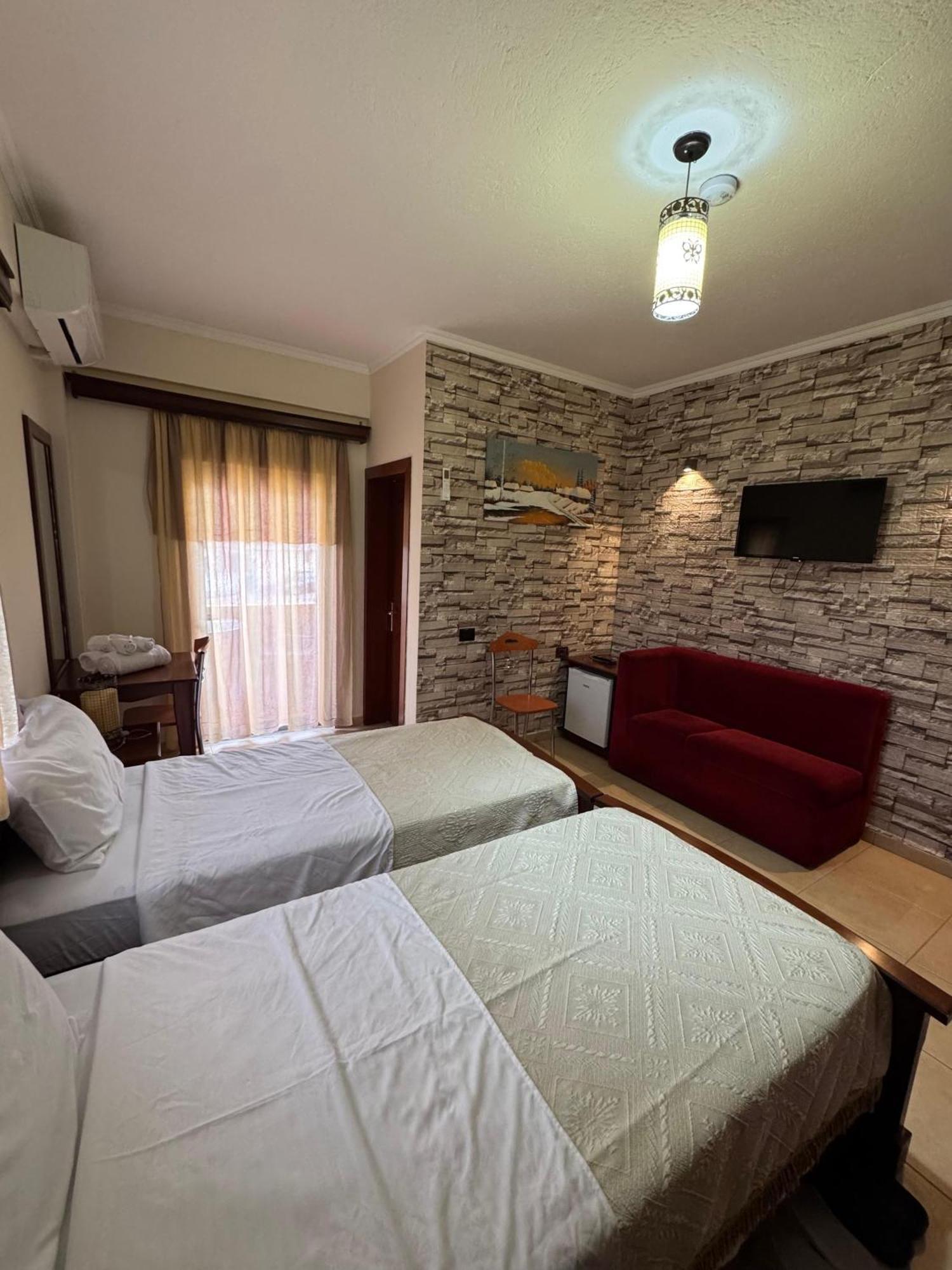 Hotel Restorant Leza Lini المظهر الخارجي الصورة