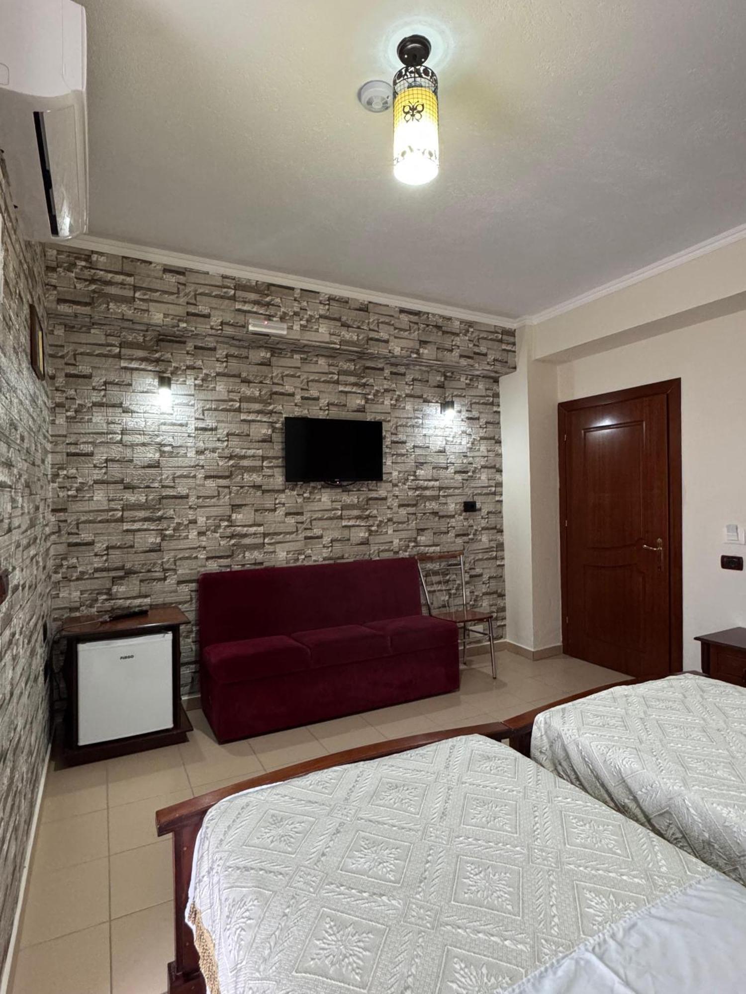 Hotel Restorant Leza Lini الغرفة الصورة