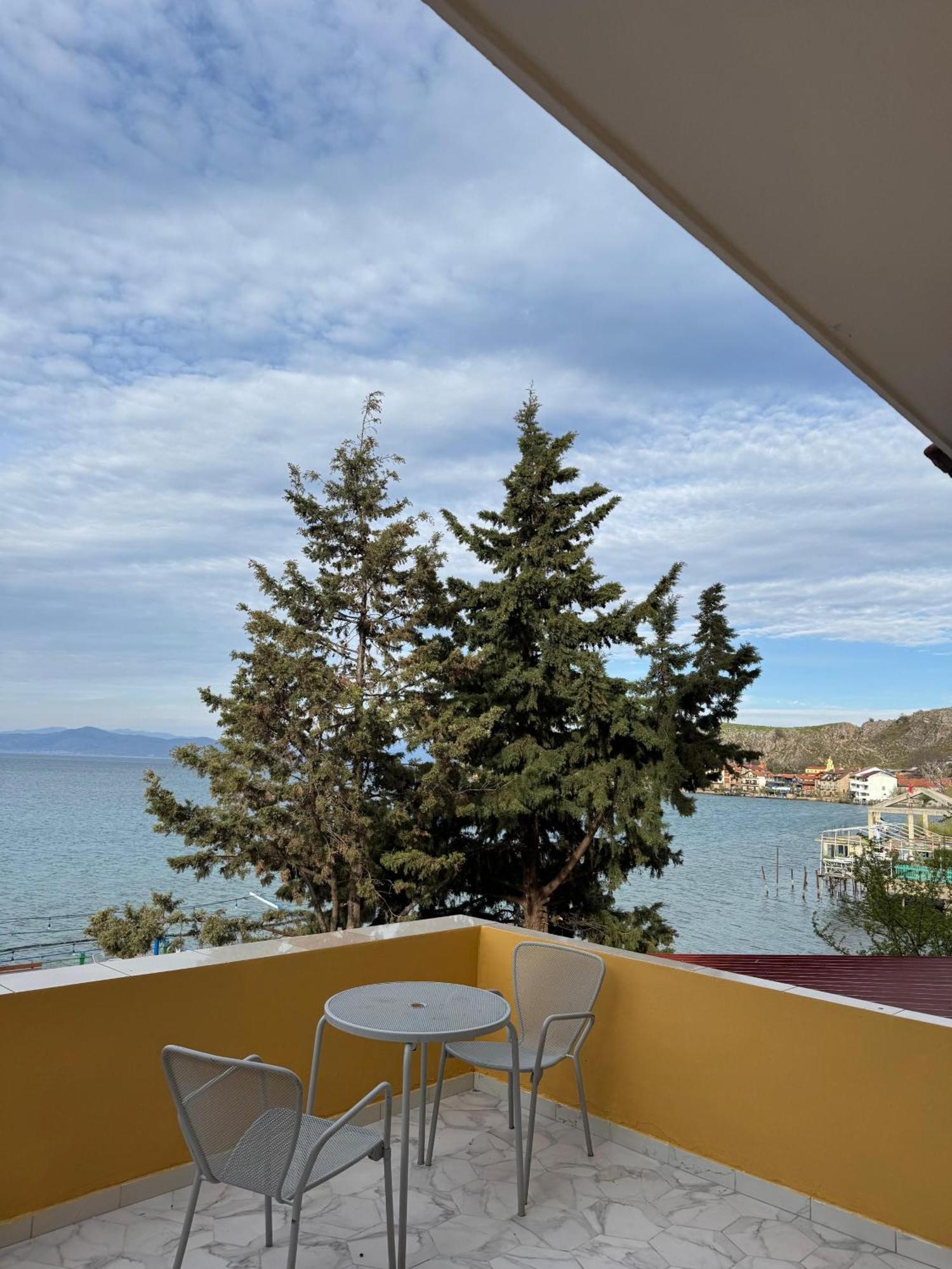 Hotel Restorant Leza Lini المظهر الخارجي الصورة