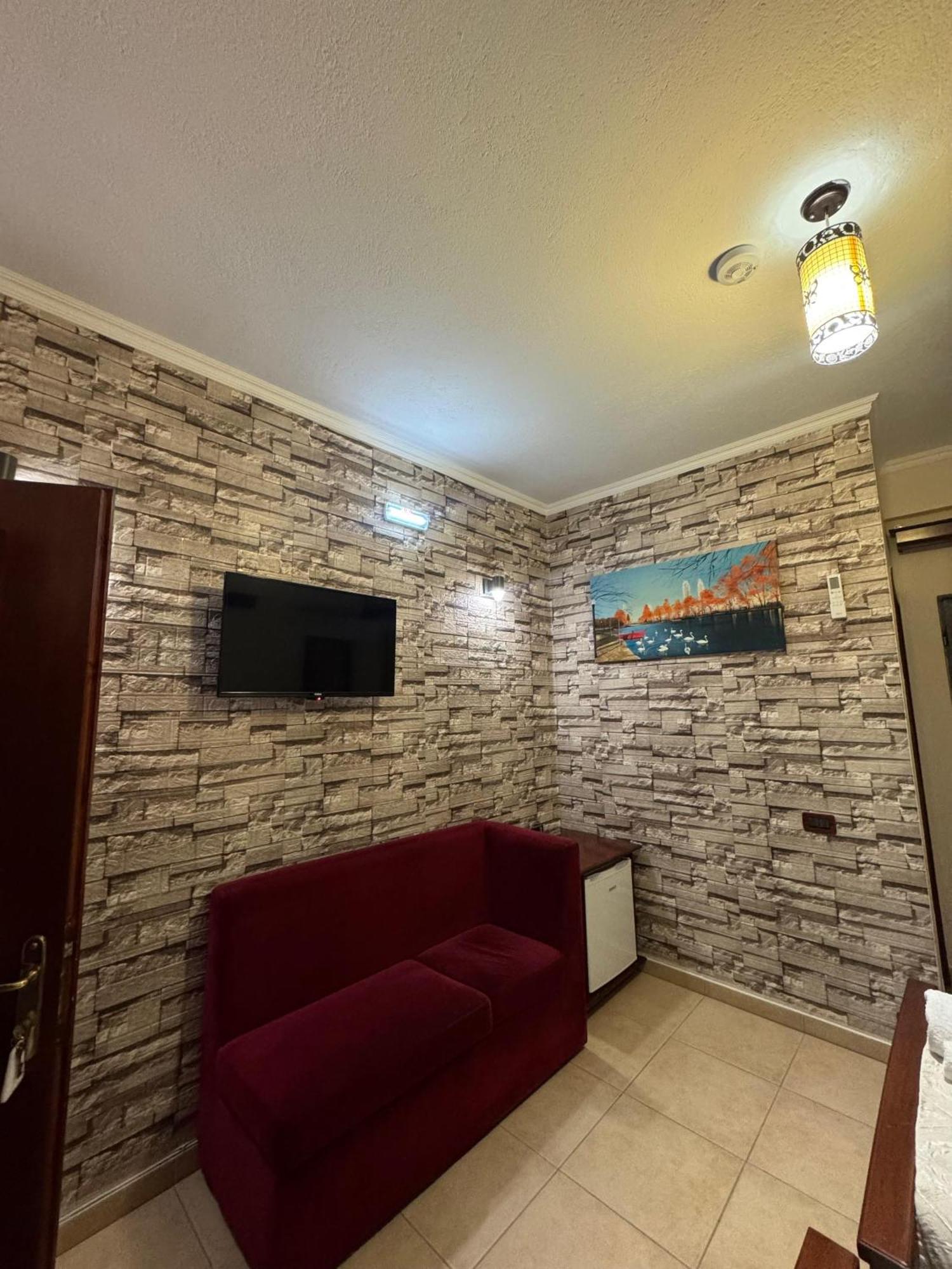 Hotel Restorant Leza Lini المظهر الخارجي الصورة